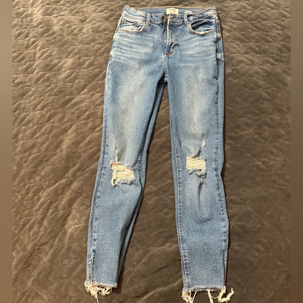 Kensie ‘The Kelsey’ Skinny Jeans with Distressed Details